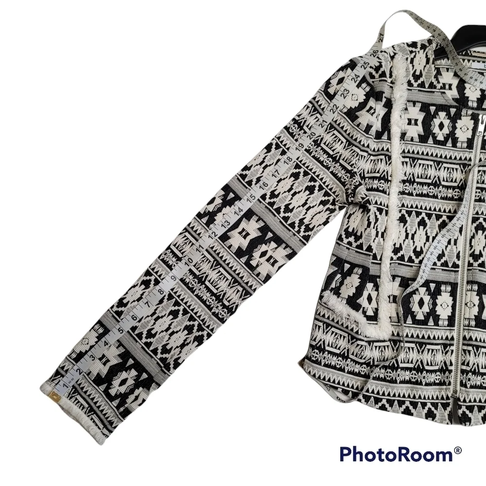 Bar III Black And White Aztec‎ Tribal Print Fringed Full Zip Jacket Size Medium